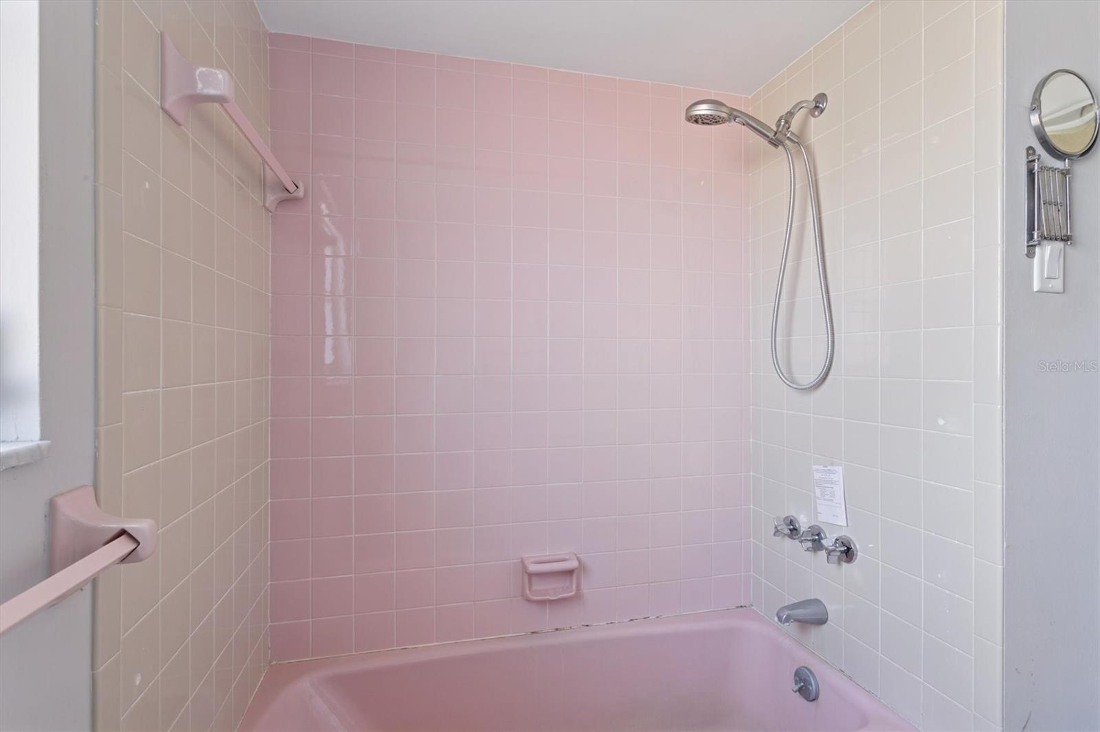 Listing photo id 20 for 7608 Redcoat Avenue