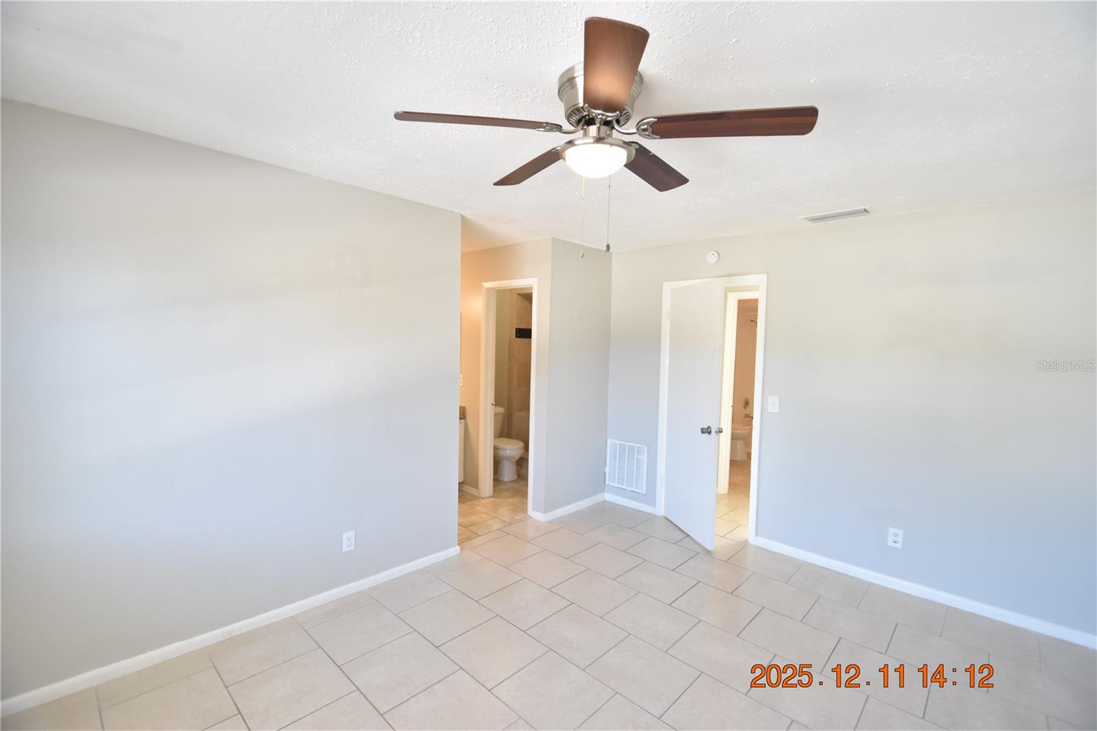 Image 21 of 41 For 10541 Parkcrest Drive