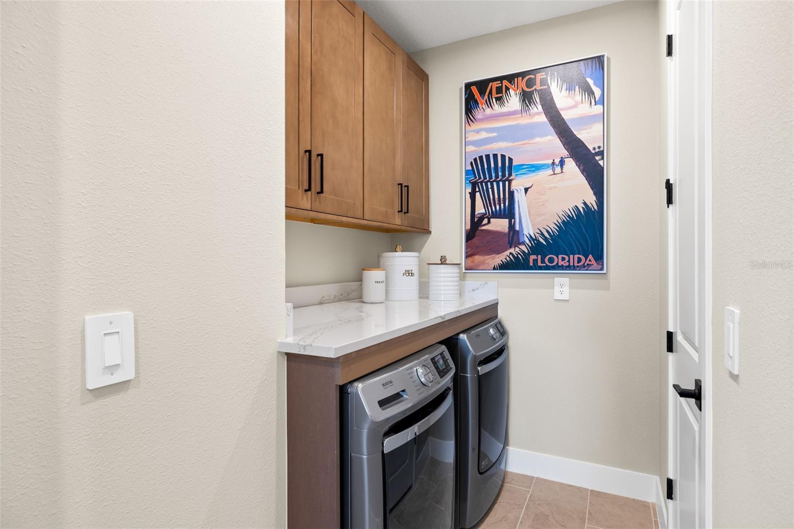 Image 32 of 40 For 12829 Jade Empress Loop 201