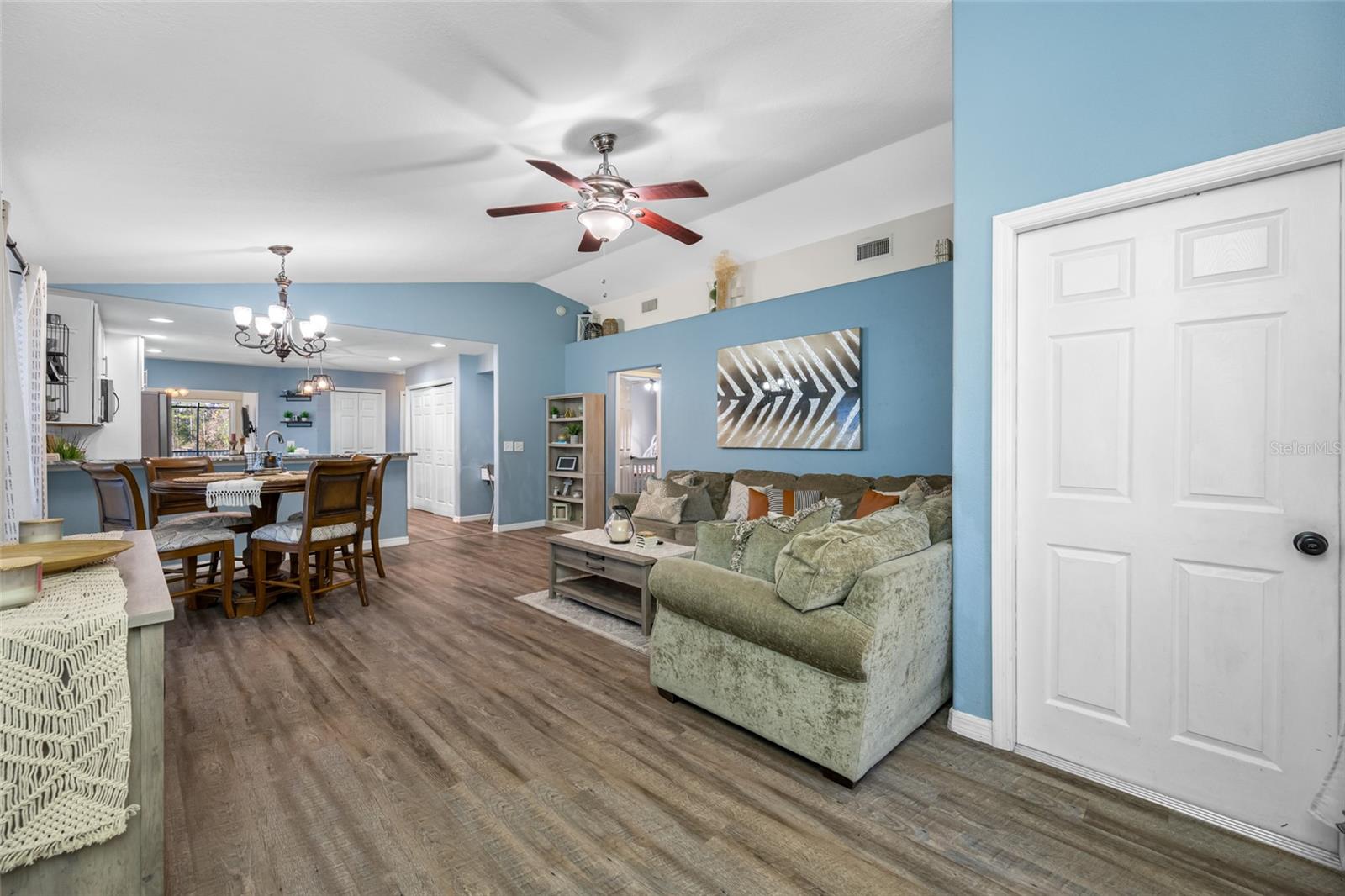 Image 14 of 77 For 21351 Morning Mist Way