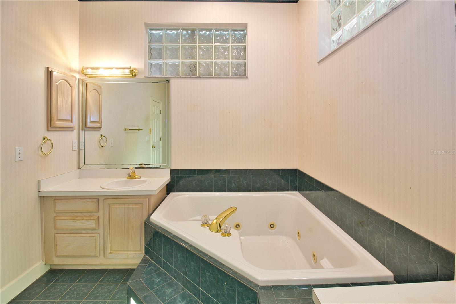 Image 25 of 55 For 5115 Deeson Pointe Court