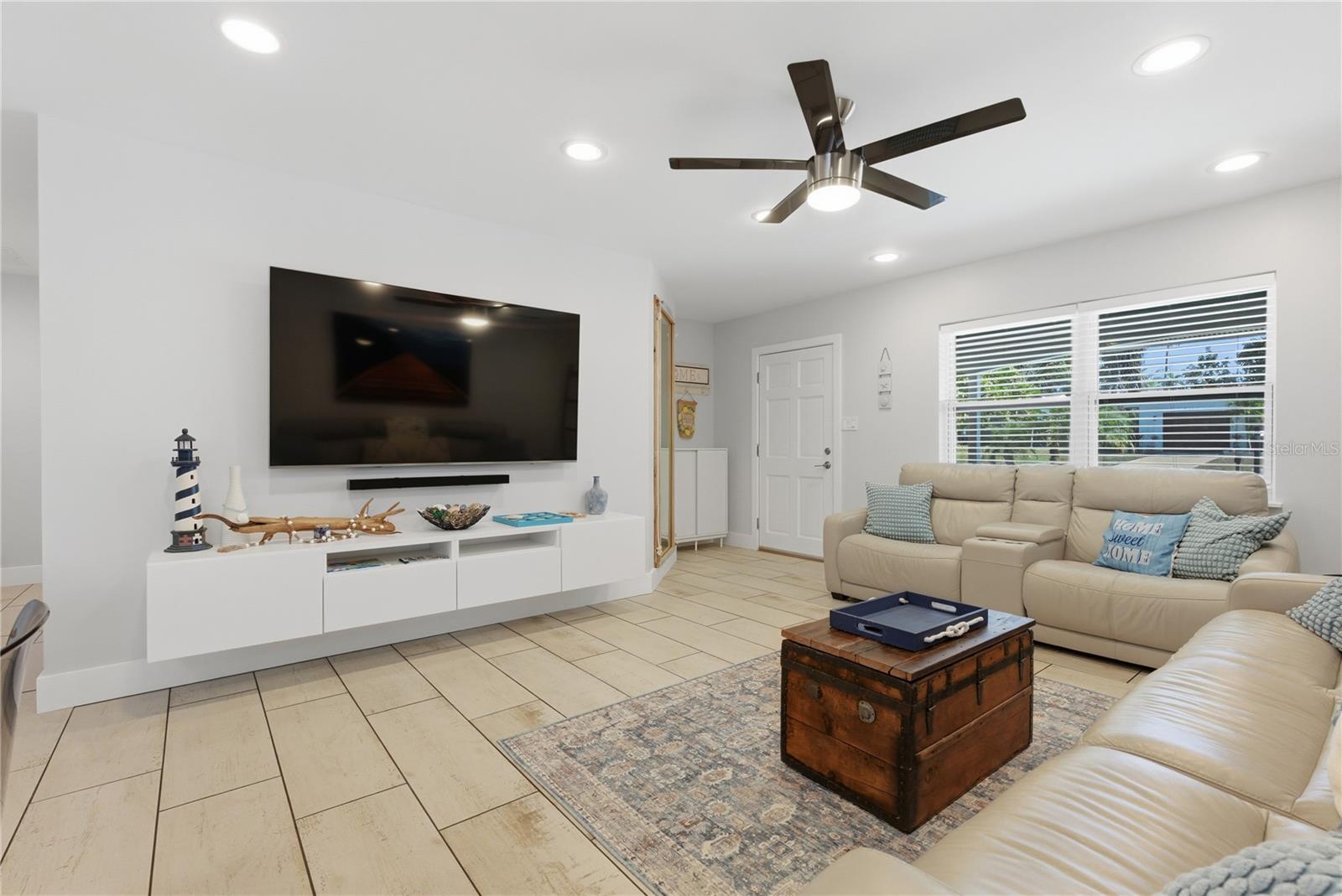 Image 5 of 28 For 8288 137th Lane