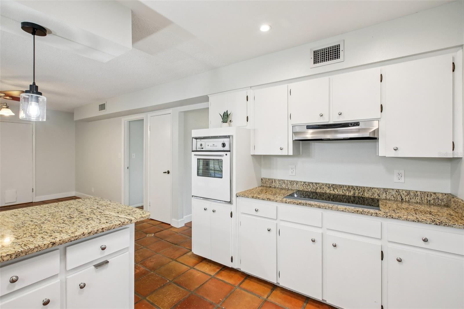 Image 14 of 37 For 1218 Lake Ariana Boulevard