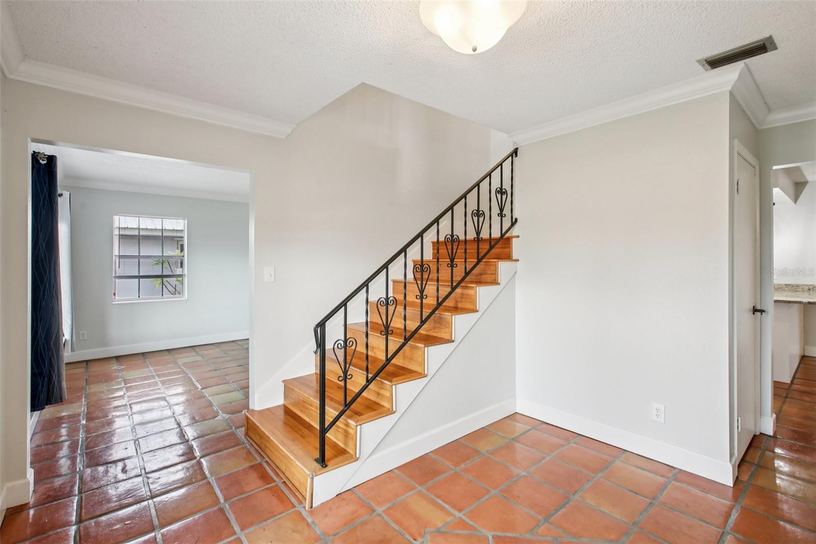 Image 18 of 37 For 1218 Lake Ariana Boulevard