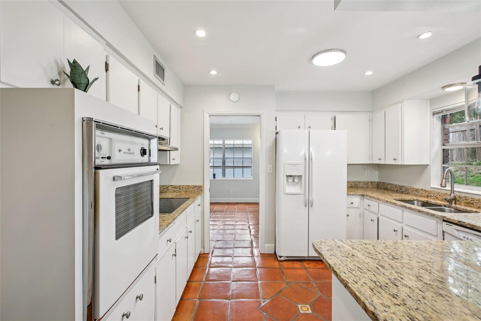 Image 9 of 37 For 1218 Lake Ariana Boulevard