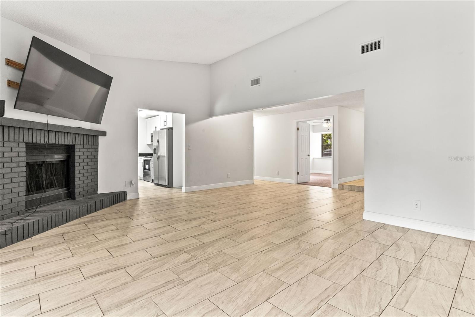 Image 3 of 26 For 1500 Walnut Street