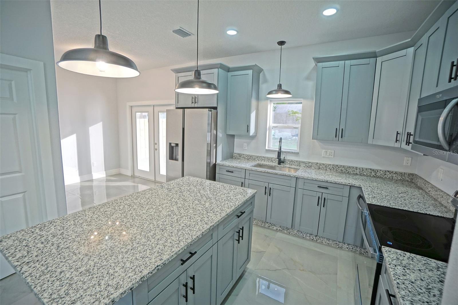 Image 16 of 39 For 726 12th Street