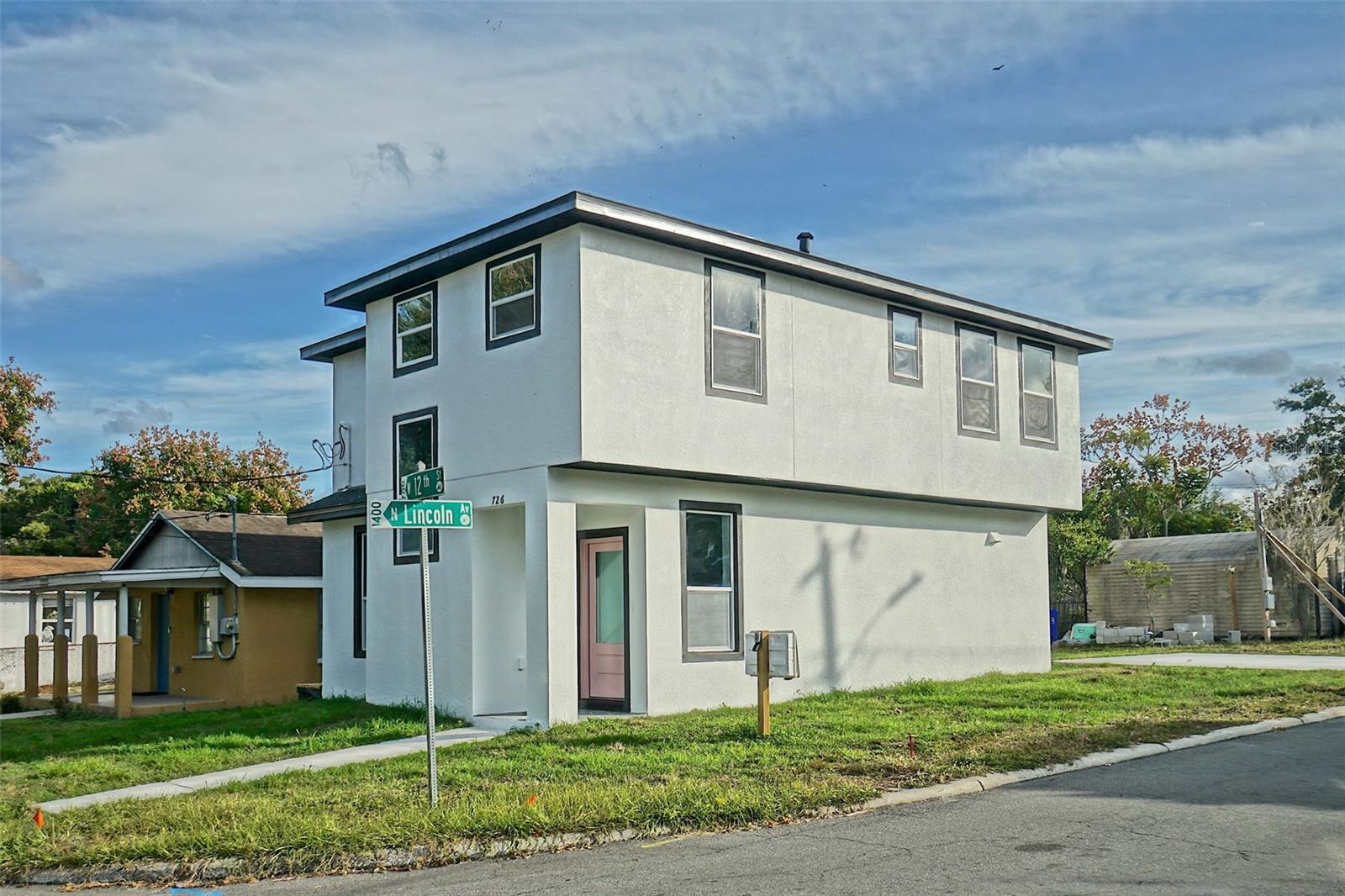 Image 3 of 39 For 726 12th Street