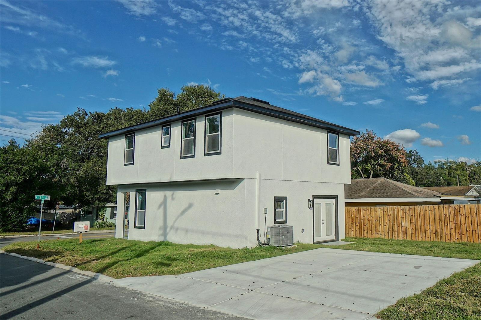 Image 4 of 39 For 726 12th Street