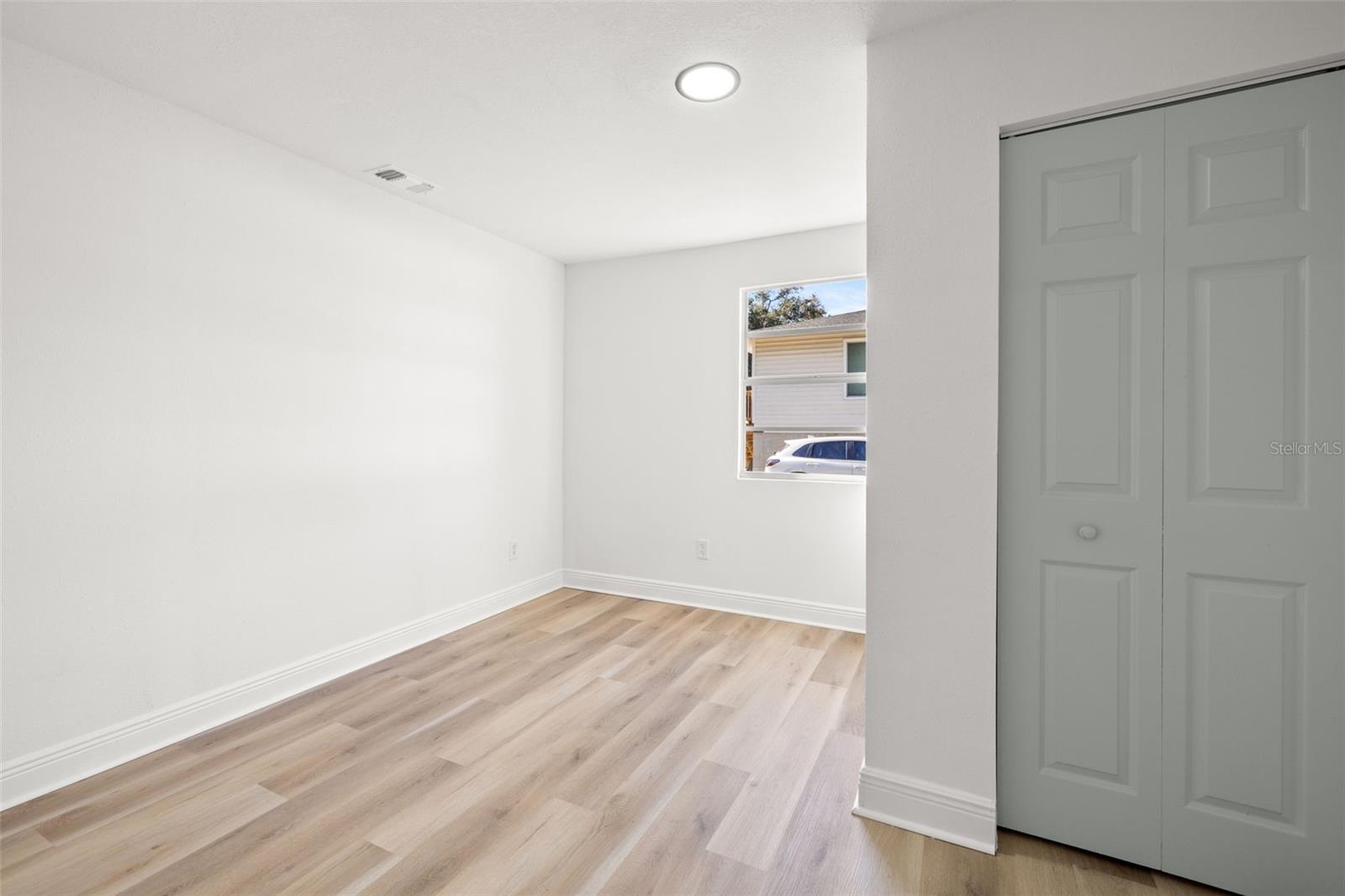 Image 10 of 26 For 2220 Davis Street