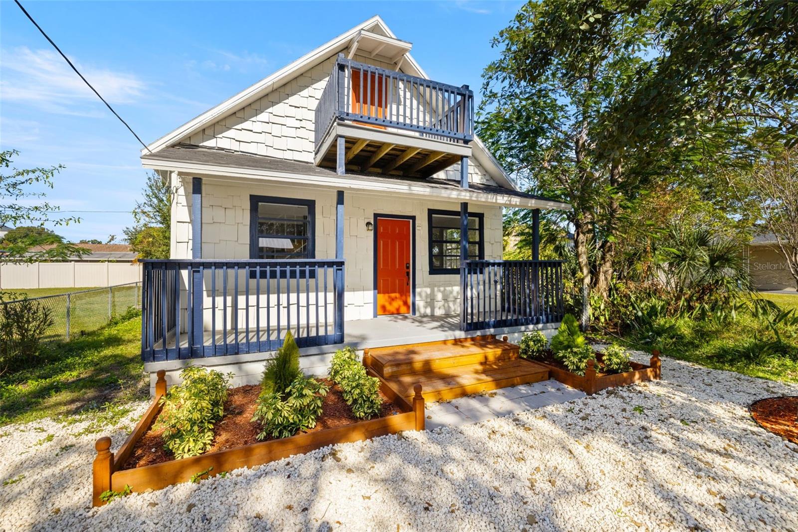 Image 24 of 26 For 2220 Davis Street