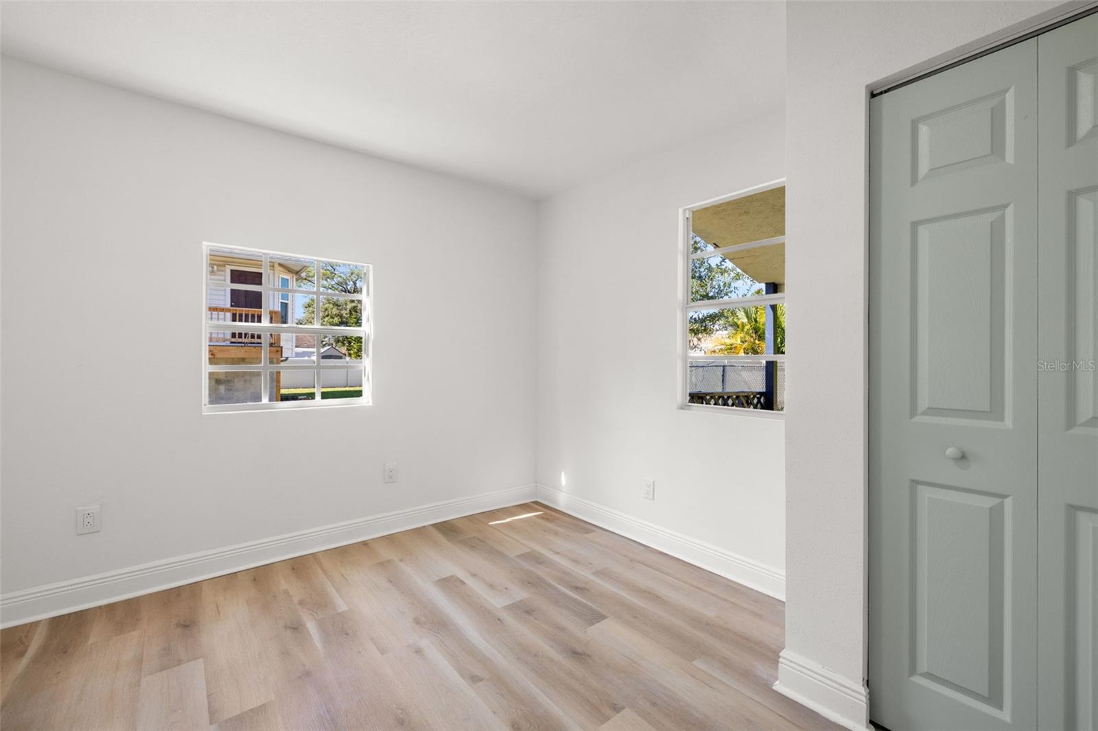 Image 9 of 26 For 2220 Davis Street