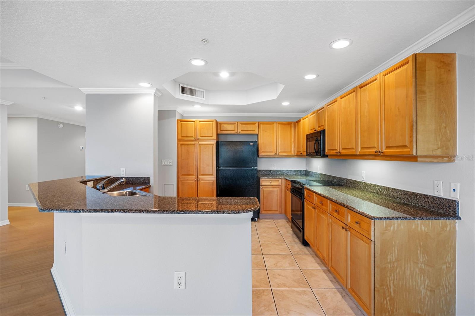 Image 17 of 38 For 371 Channelside Walk Way 603