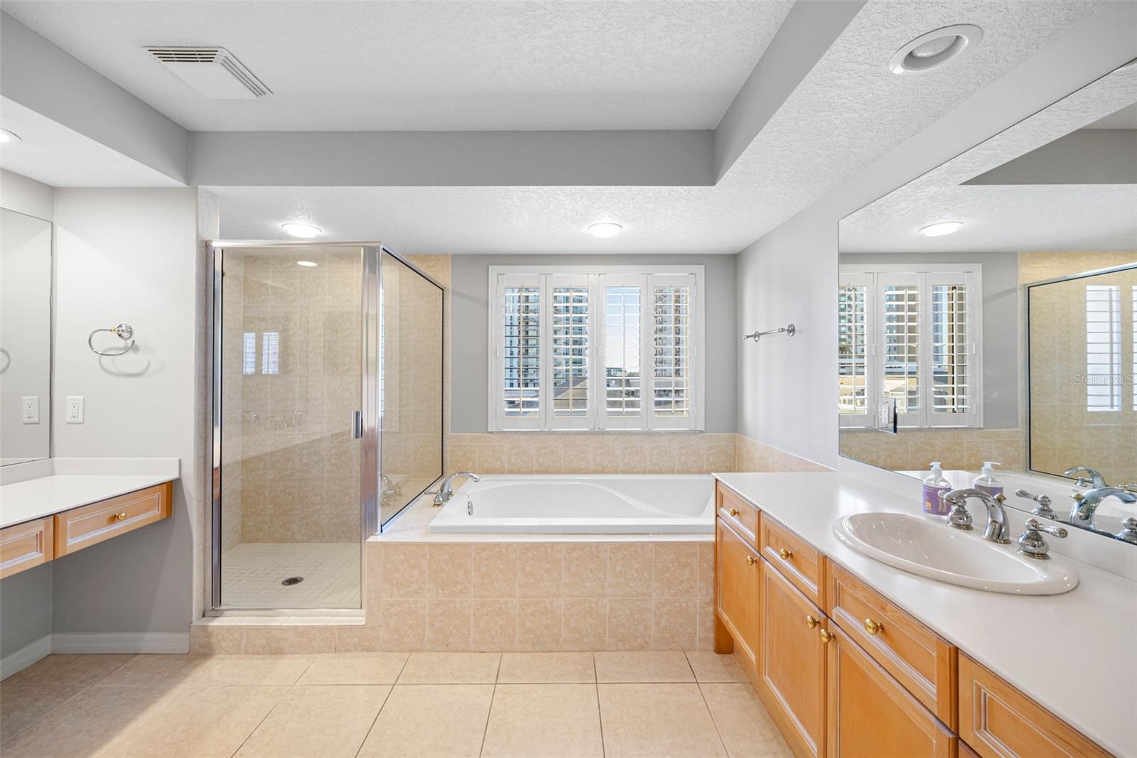 Image 26 of 38 For 371 Channelside Walk Way 603