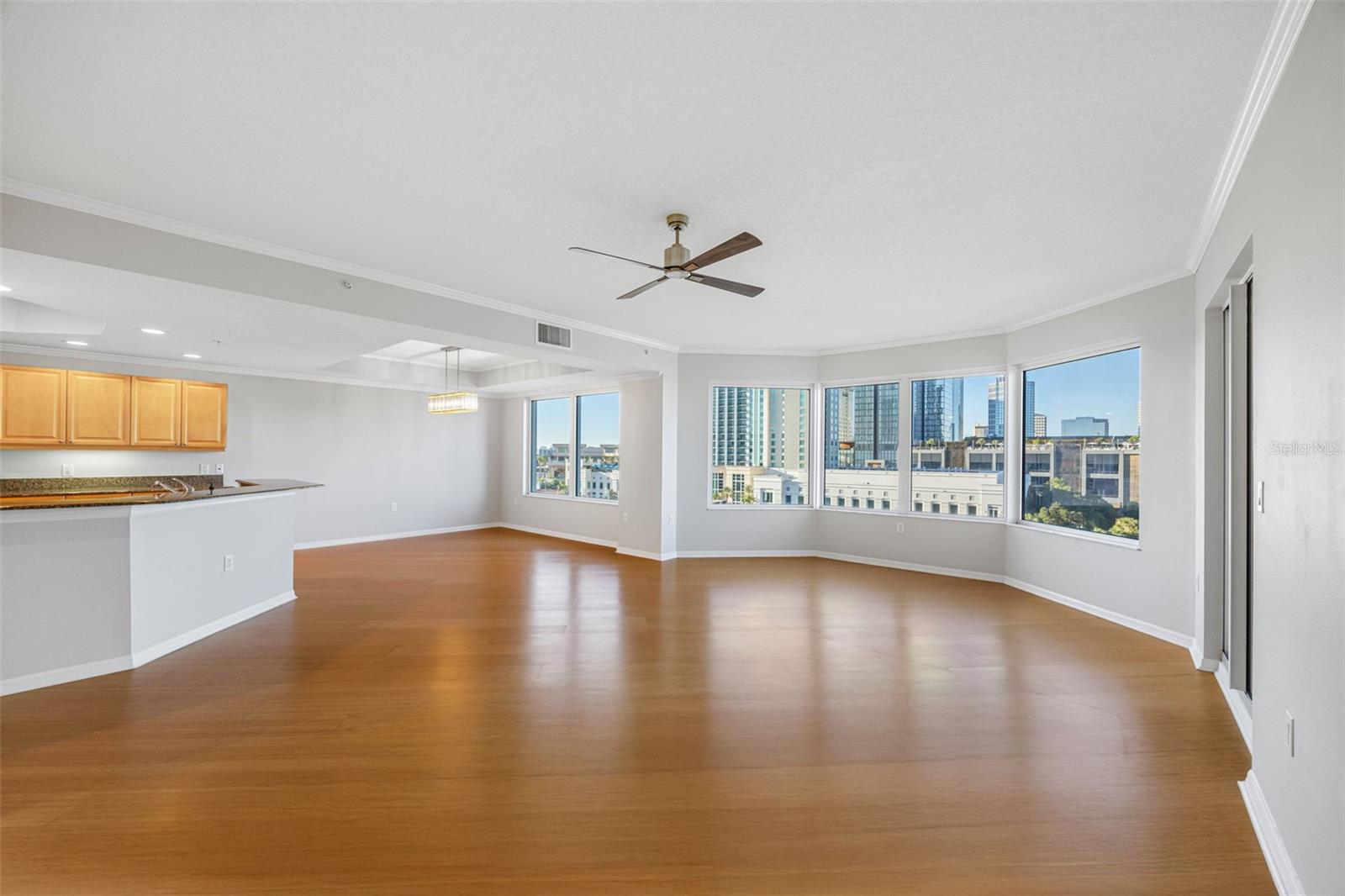 Image 5 of 38 For 371 Channelside Walk Way 603