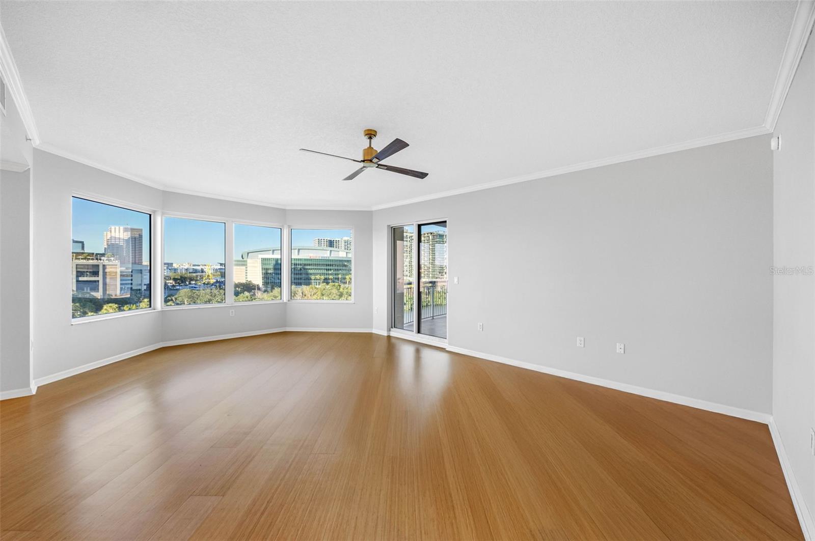 Image 8 of 38 For 371 Channelside Walk Way 603