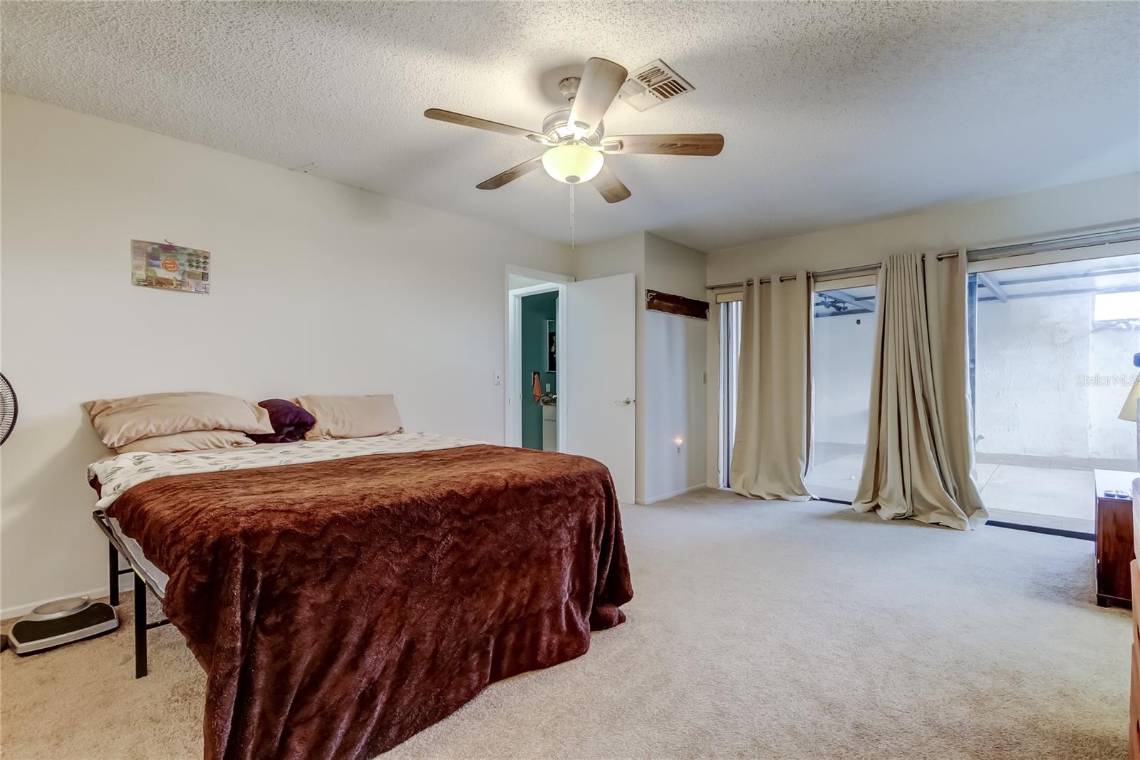 Image 27 of 41 For 4548 Somerset Place