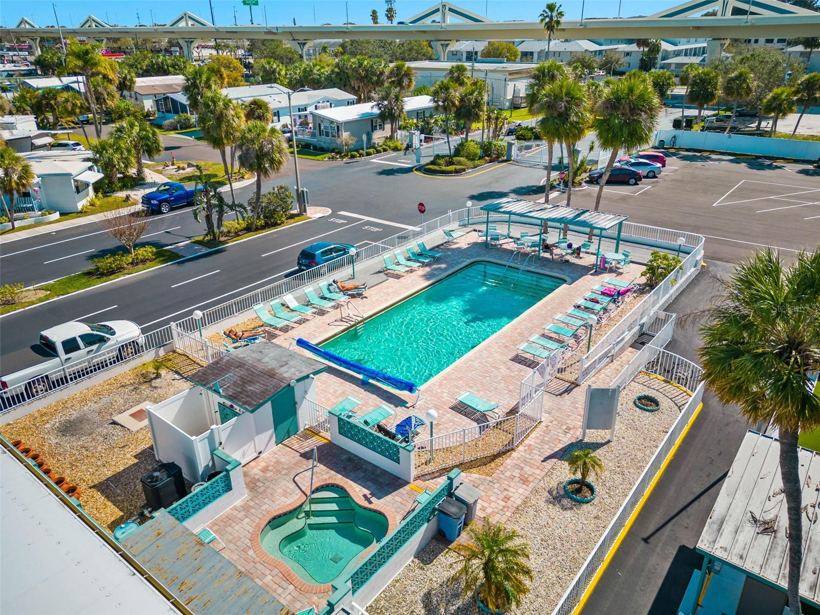 Listing photo id 1 for 4851 Gandy Boulevard B2l25