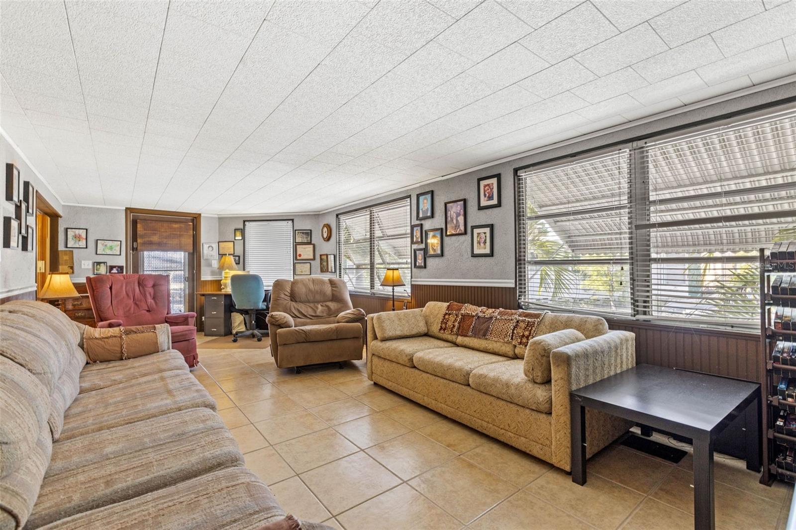 Listing photo id 5 for 4851 Gandy Boulevard B2l25