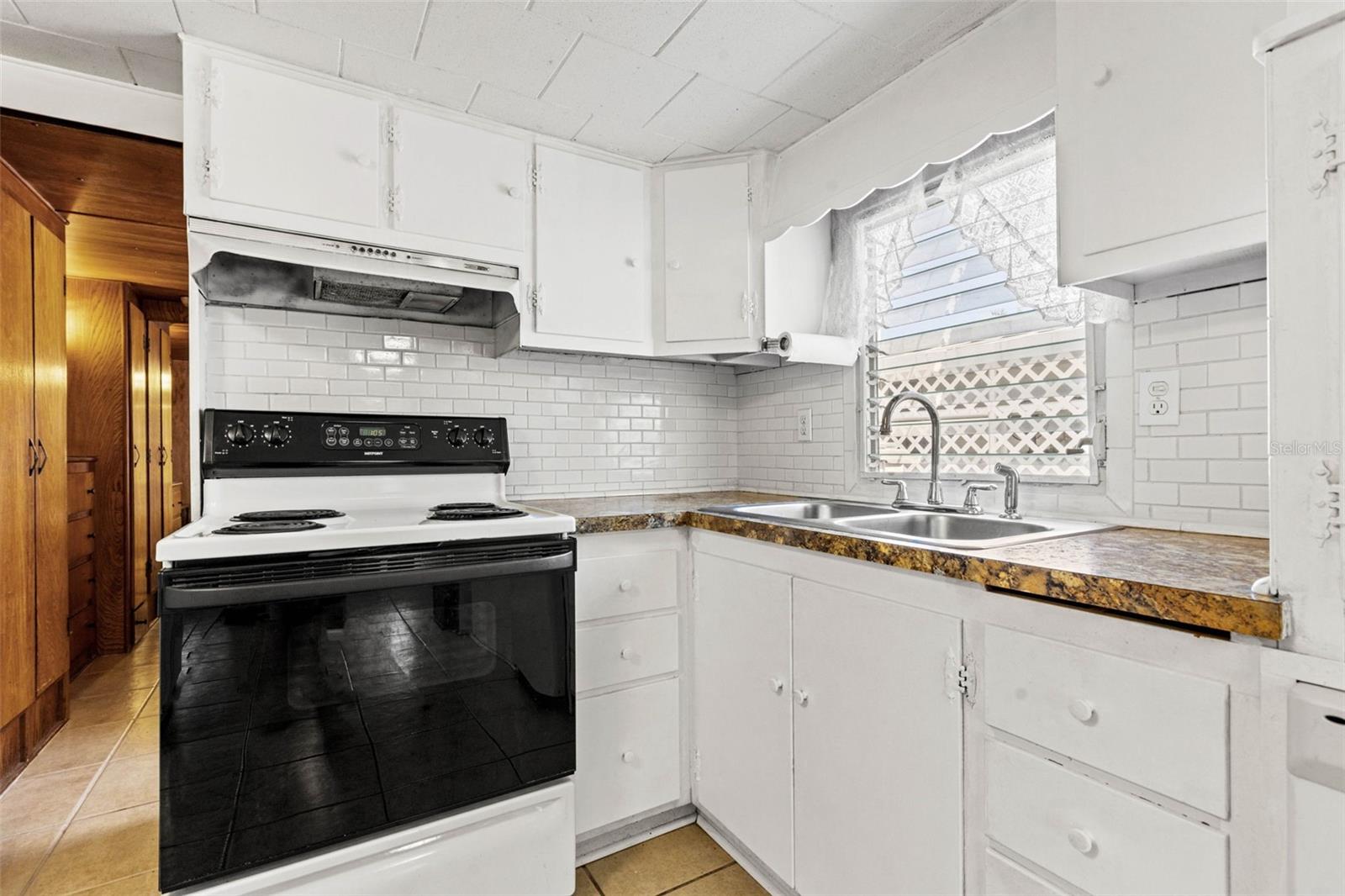 Listing photo id 7 for 4851 Gandy Boulevard B2l25