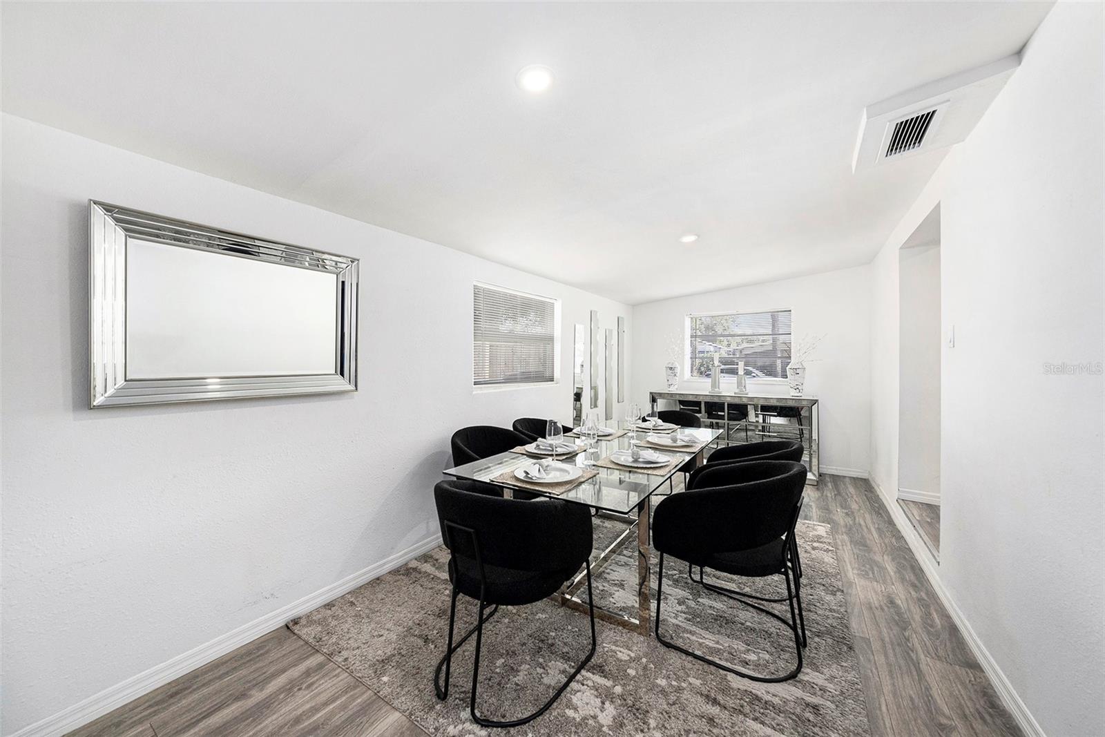 Image 10 of 27 For 4521 North Street