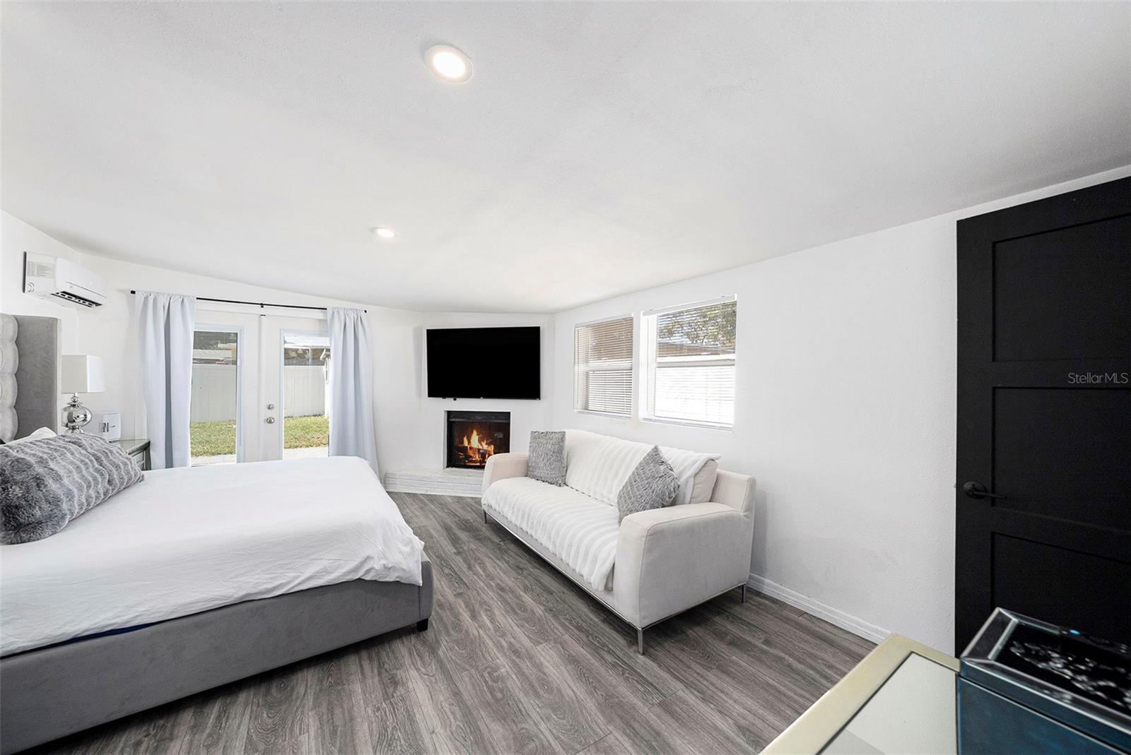 Image 15 of 27 For 4521 North Street