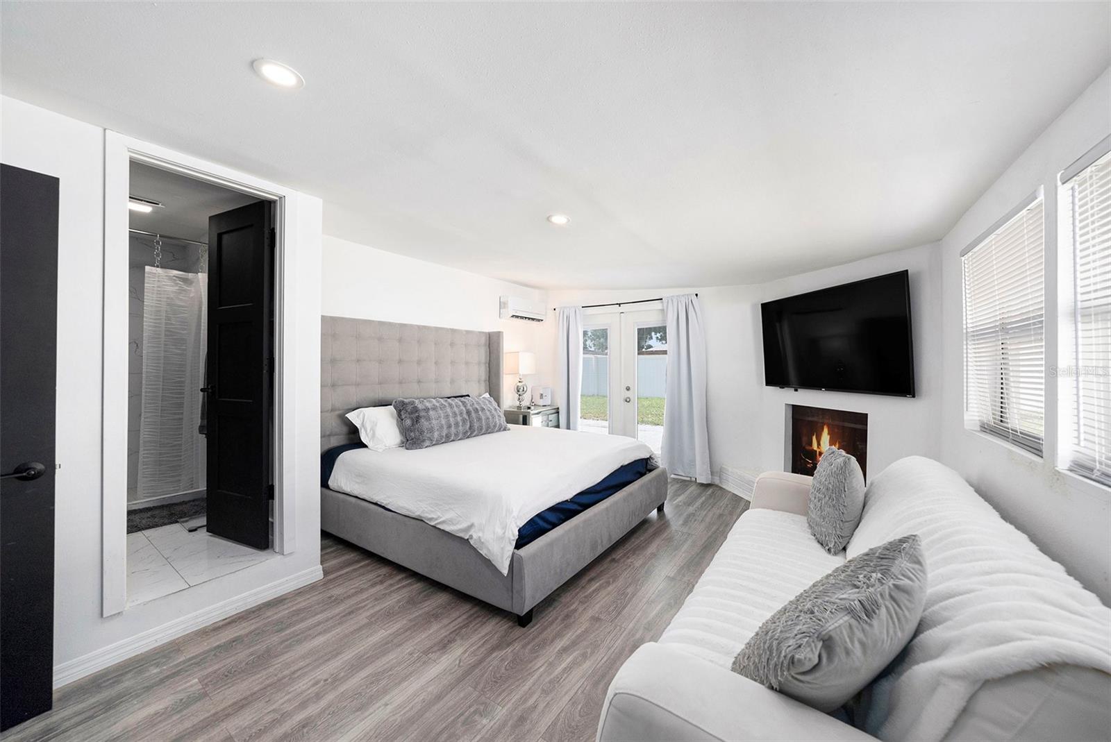 Image 16 of 27 For 4521 North Street