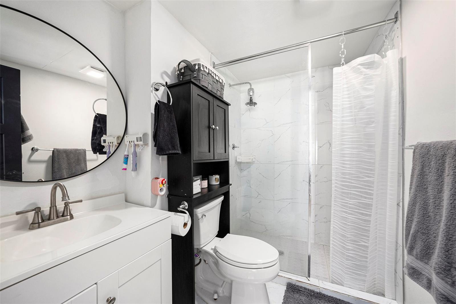 Image 17 of 27 For 4521 North Street