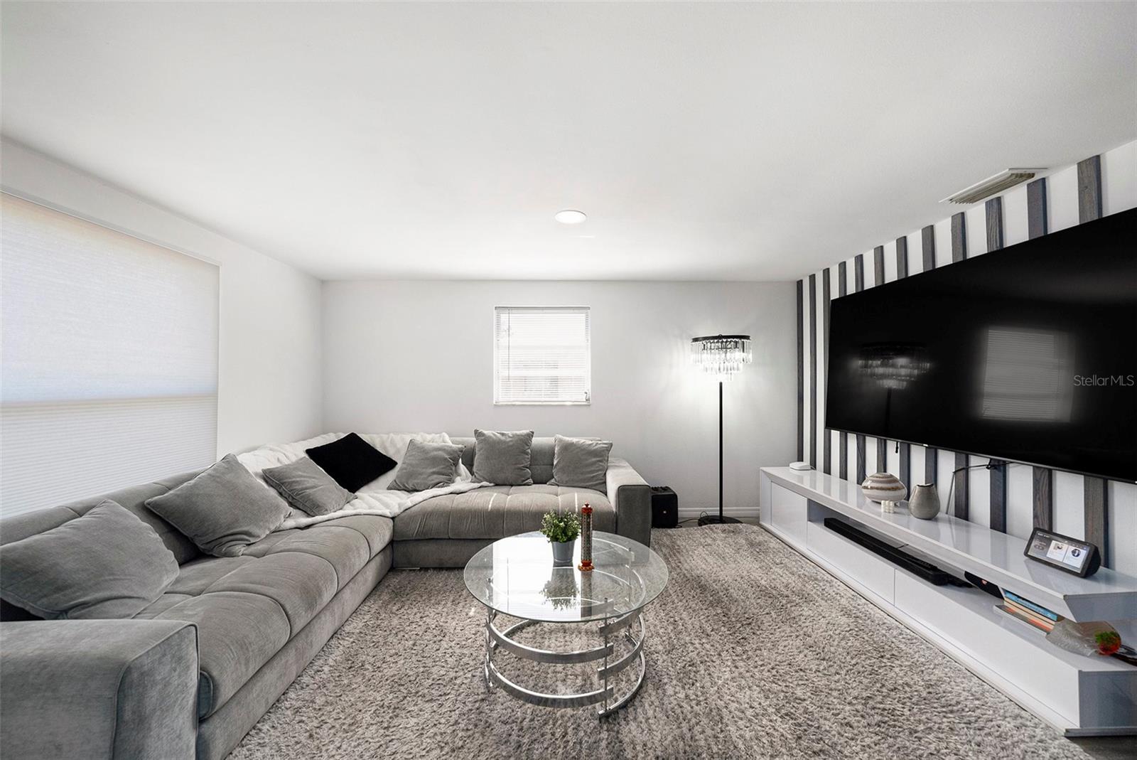 Image 5 of 27 For 4521 North Street