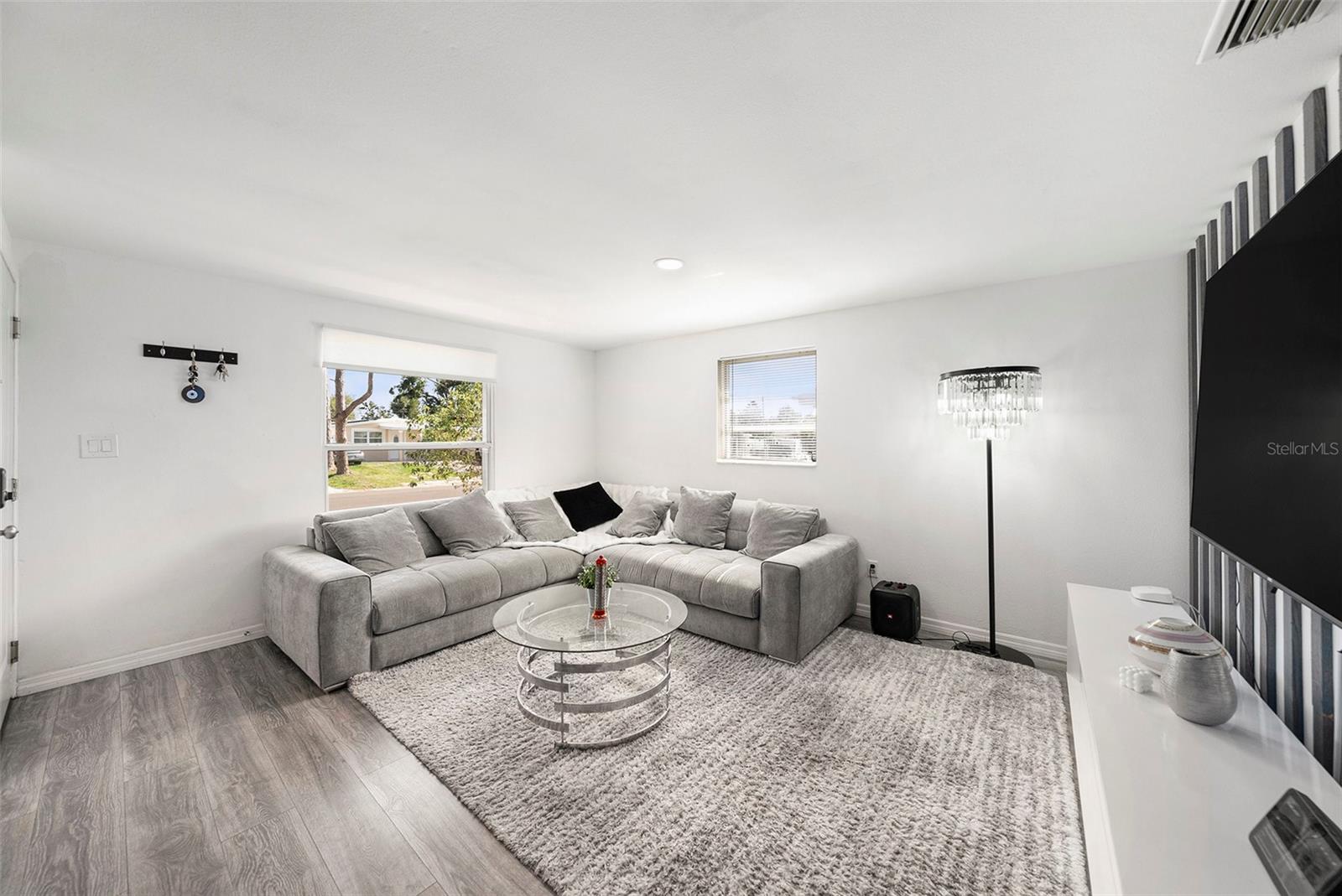 Image 7 of 27 For 4521 North Street