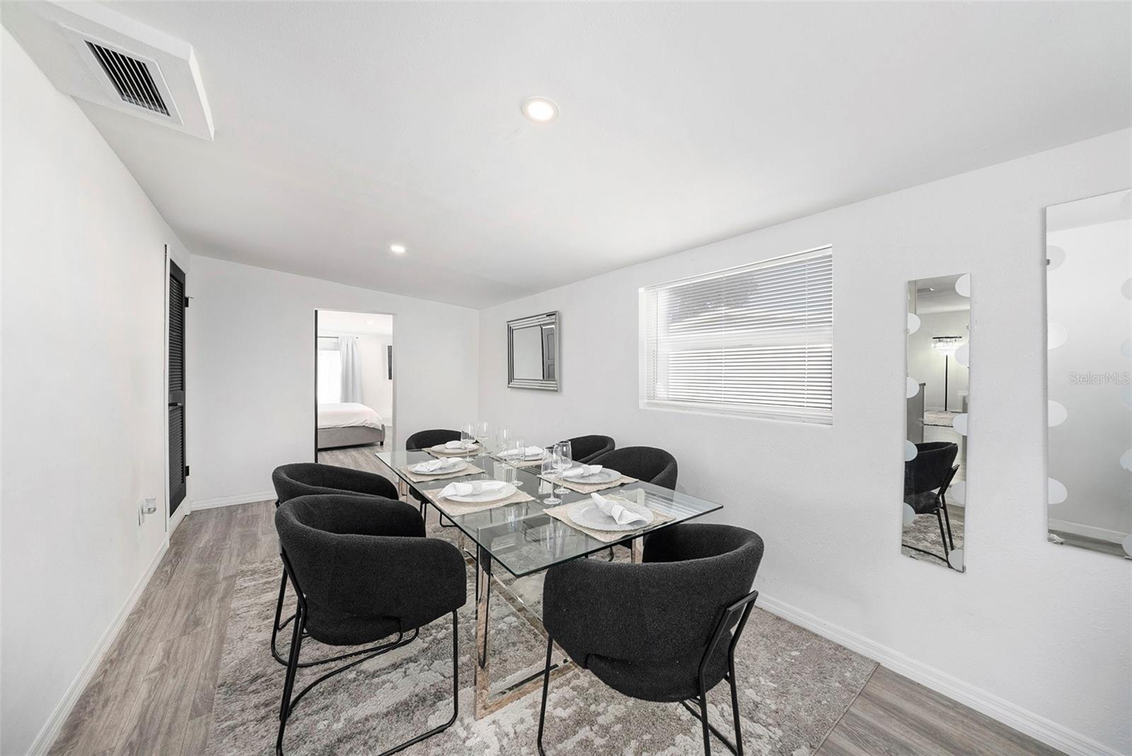 Image 9 of 27 For 4521 North Street