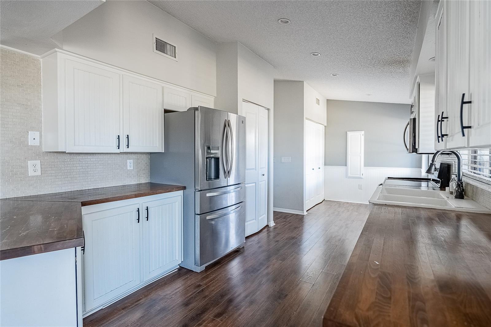 Image 12 of 40 For 3303 Duff Road