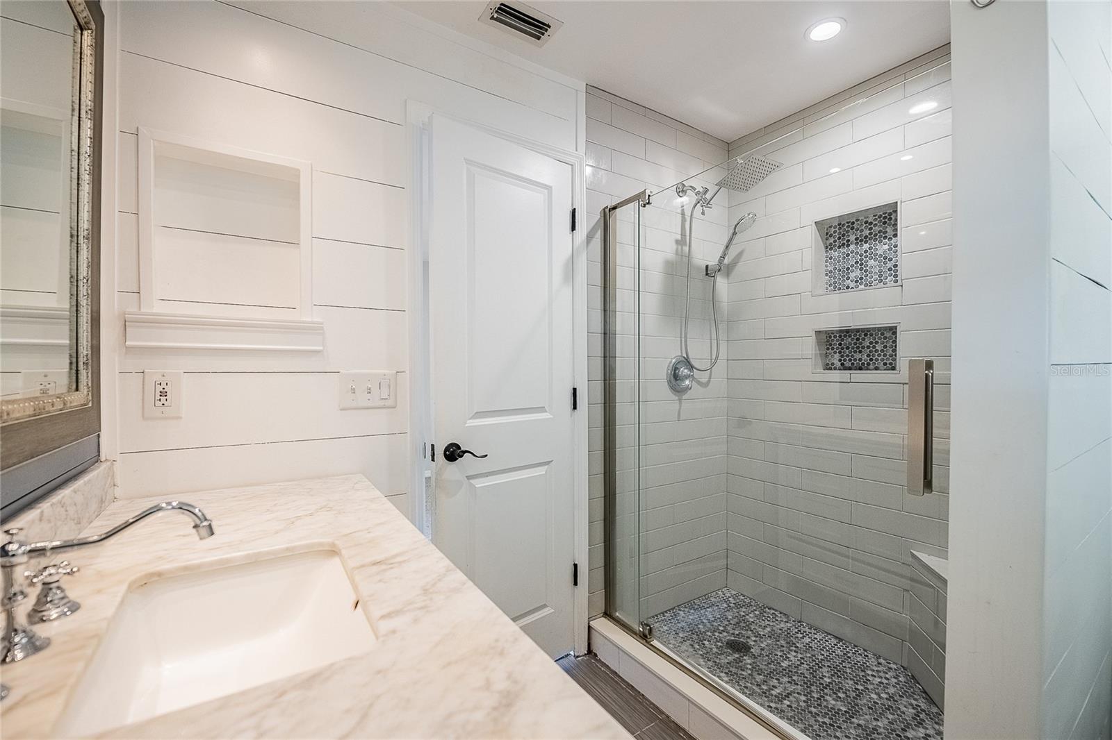 Image 20 of 40 For 3303 Duff Road