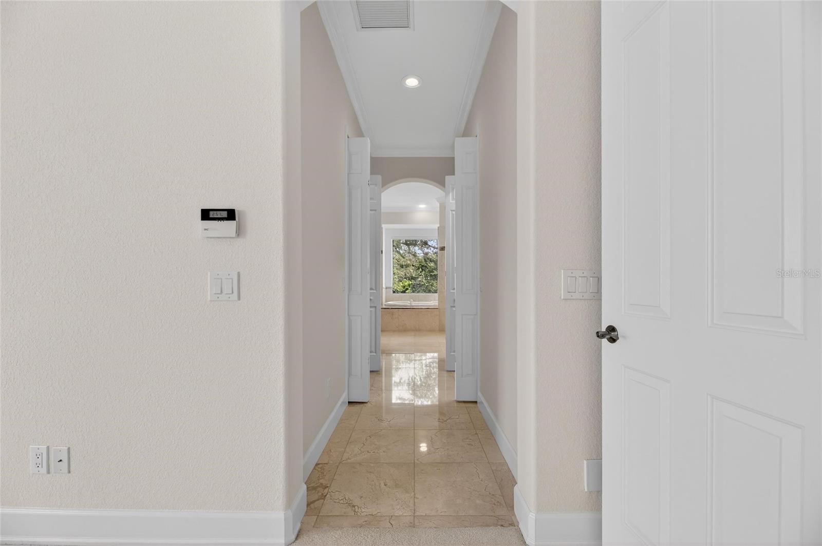 Listing photo id 33 for 5910 La Rosa Lane