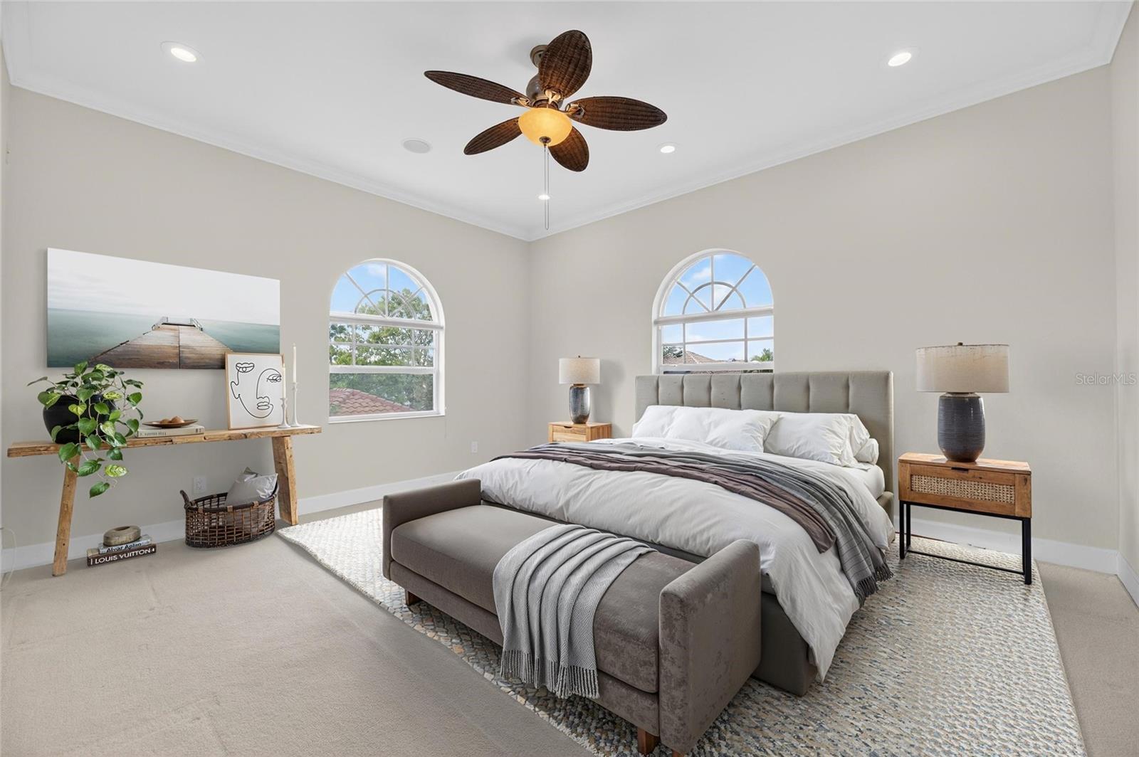 Listing photo id 44 for 5910 La Rosa Lane