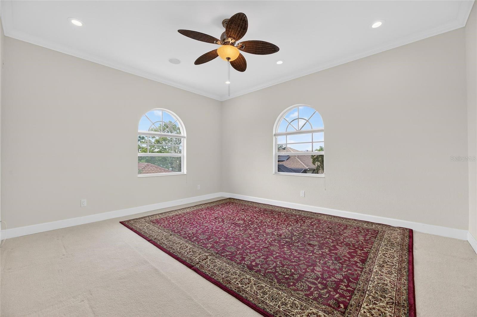 Listing photo id 45 for 5910 La Rosa Lane