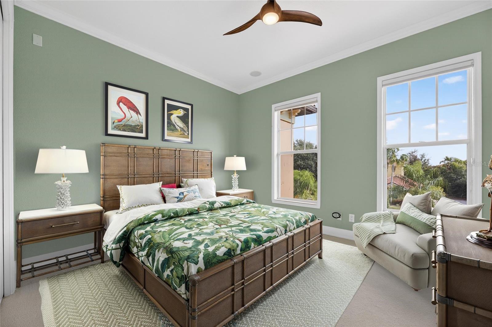 Listing photo id 46 for 5910 La Rosa Lane