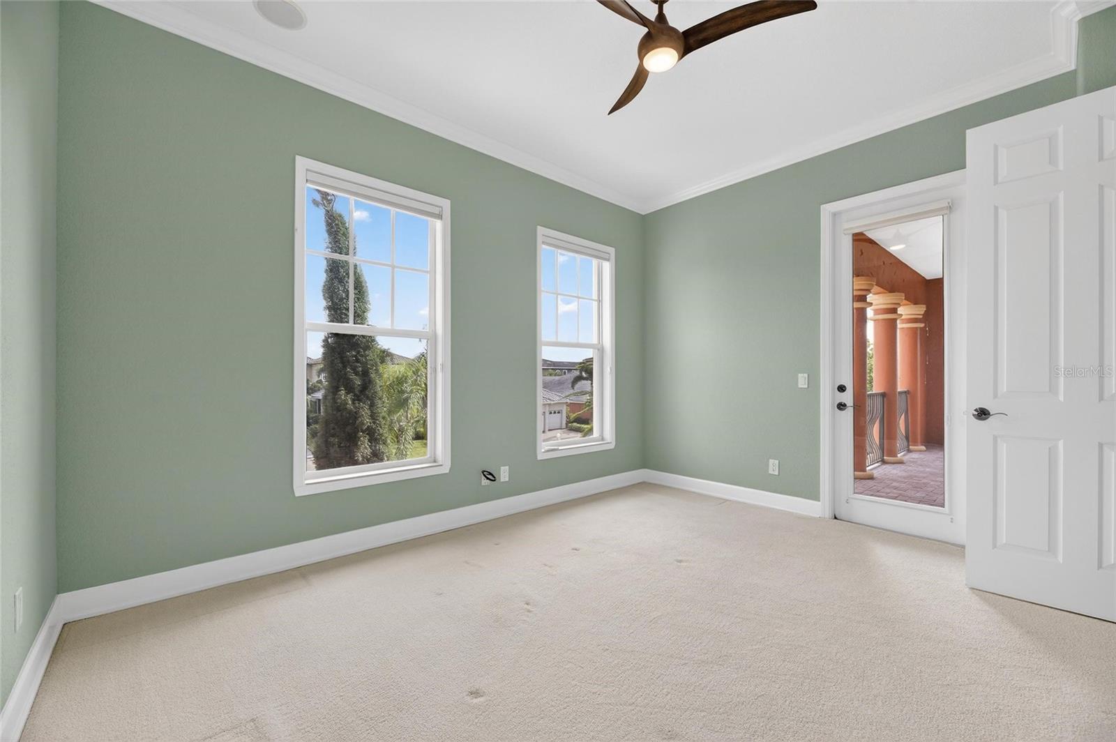 Listing photo id 49 for 5910 La Rosa Lane