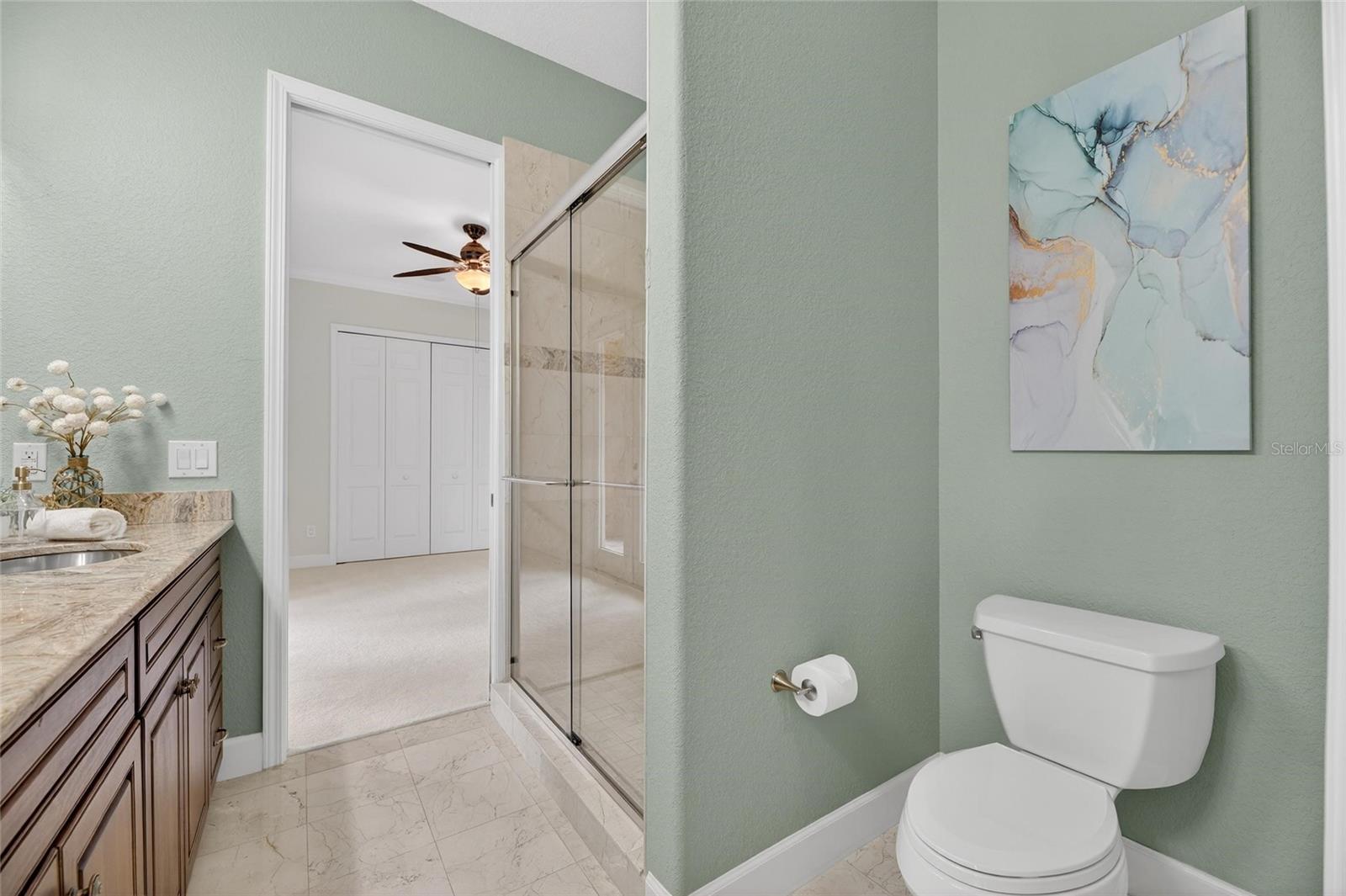 Listing photo id 51 for 5910 La Rosa Lane