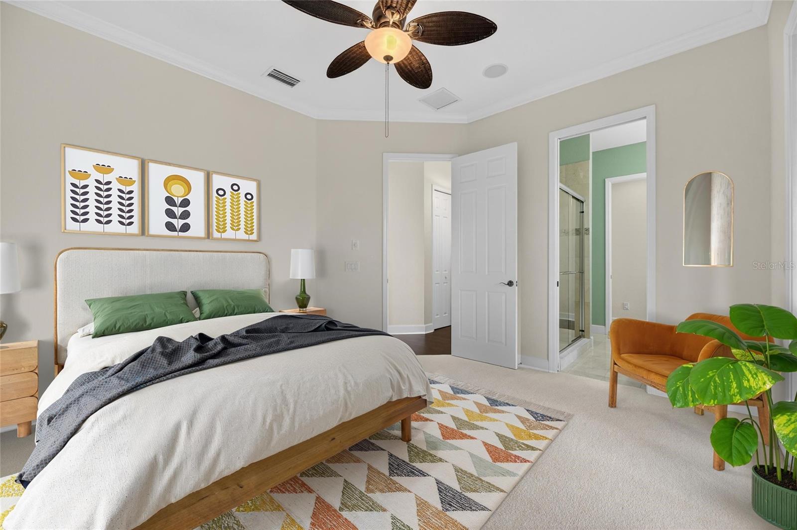 Listing photo id 52 for 5910 La Rosa Lane