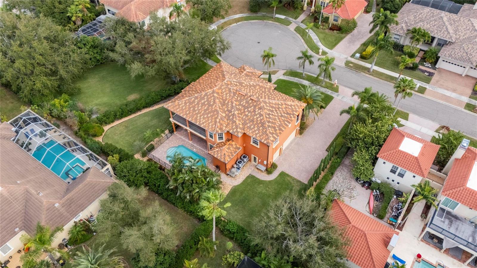 Listing photo id 71 for 5910 La Rosa Lane