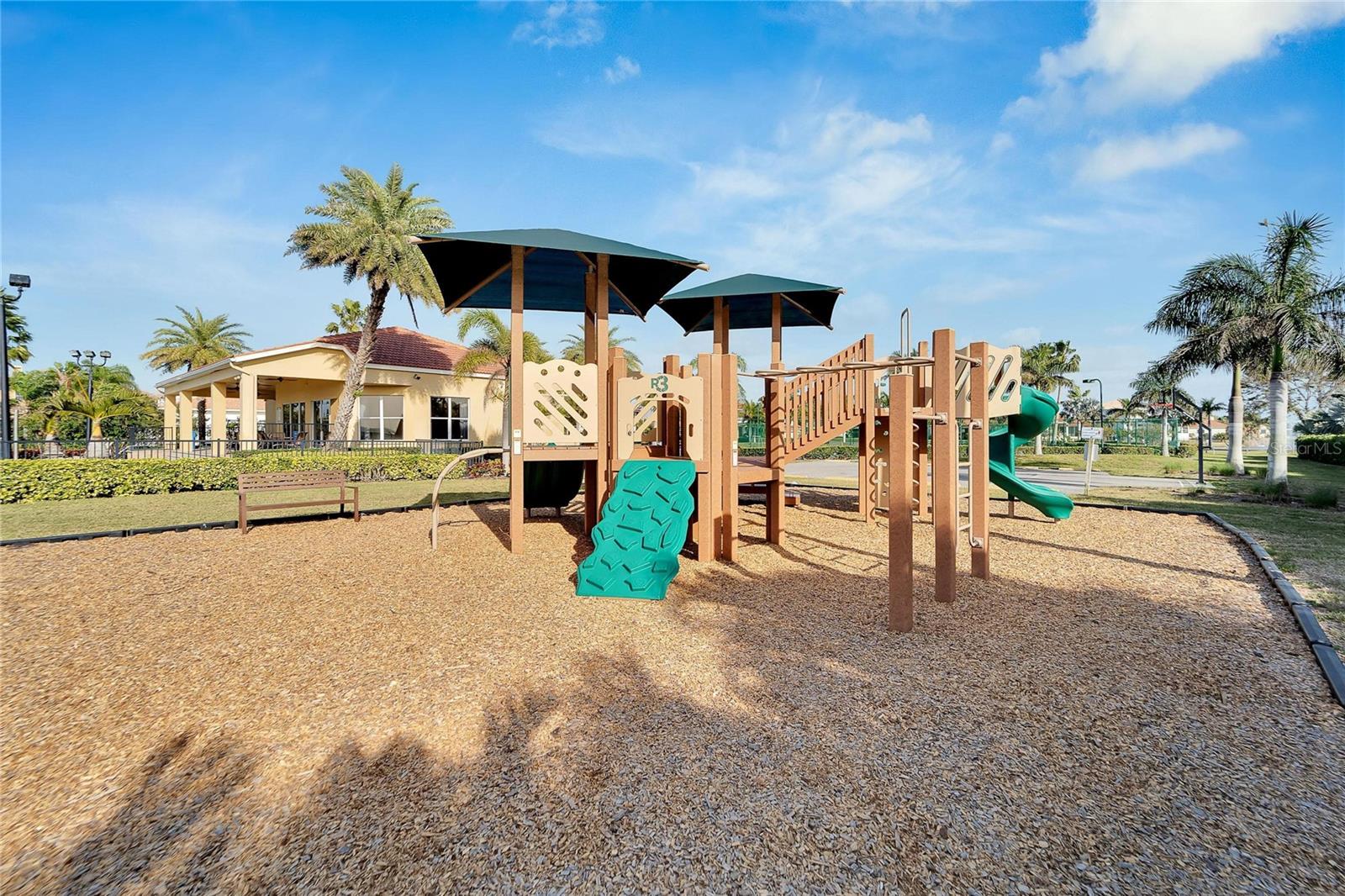 Listing photo id 81 for 5910 La Rosa Lane