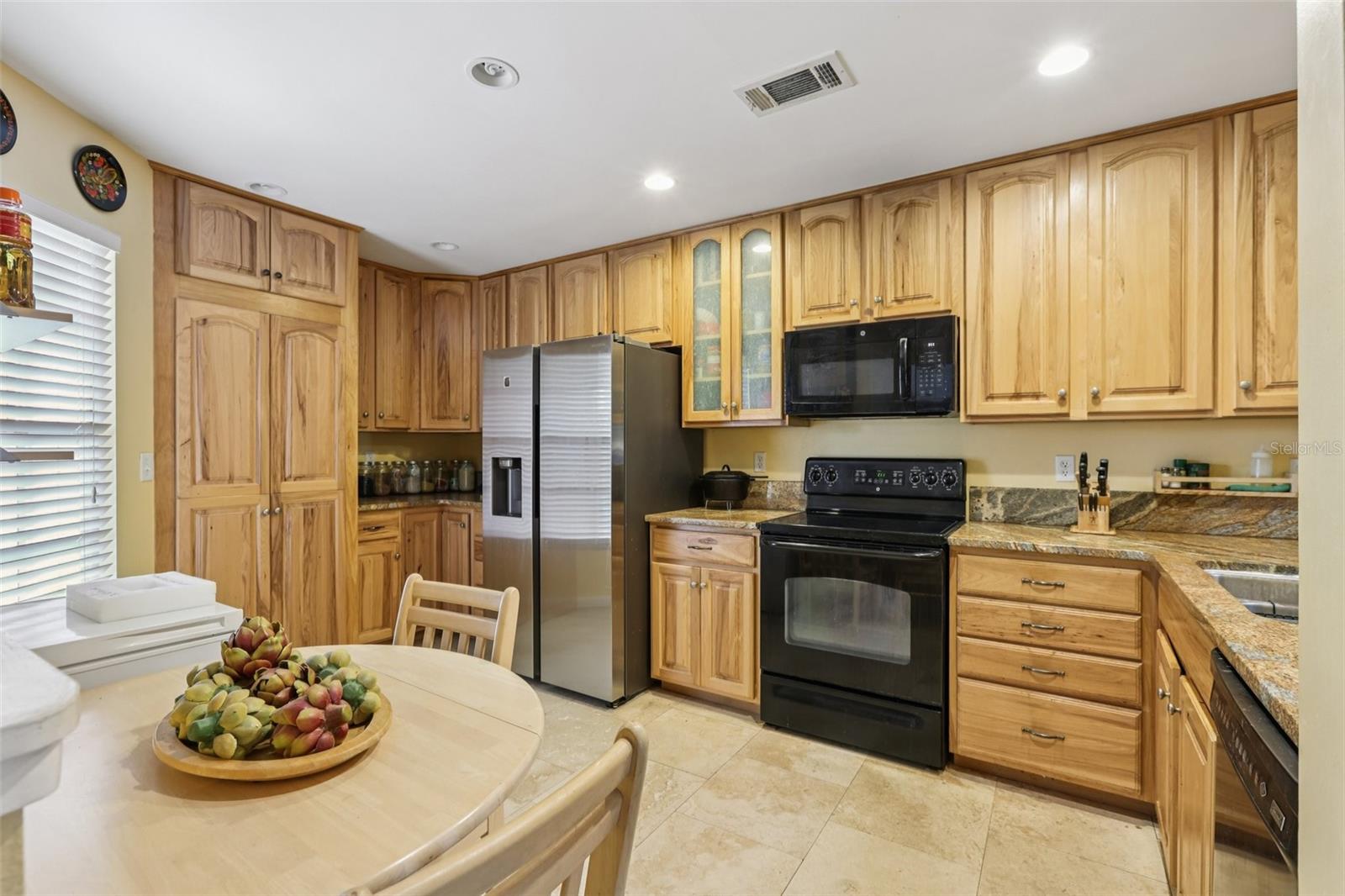 Image 6 of 26 For 456 Thanington Close