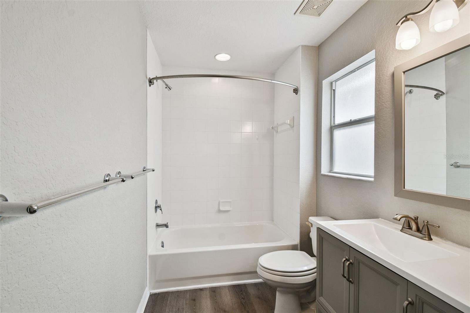 Image 38 of 53 For 6105 Elkins Avenue