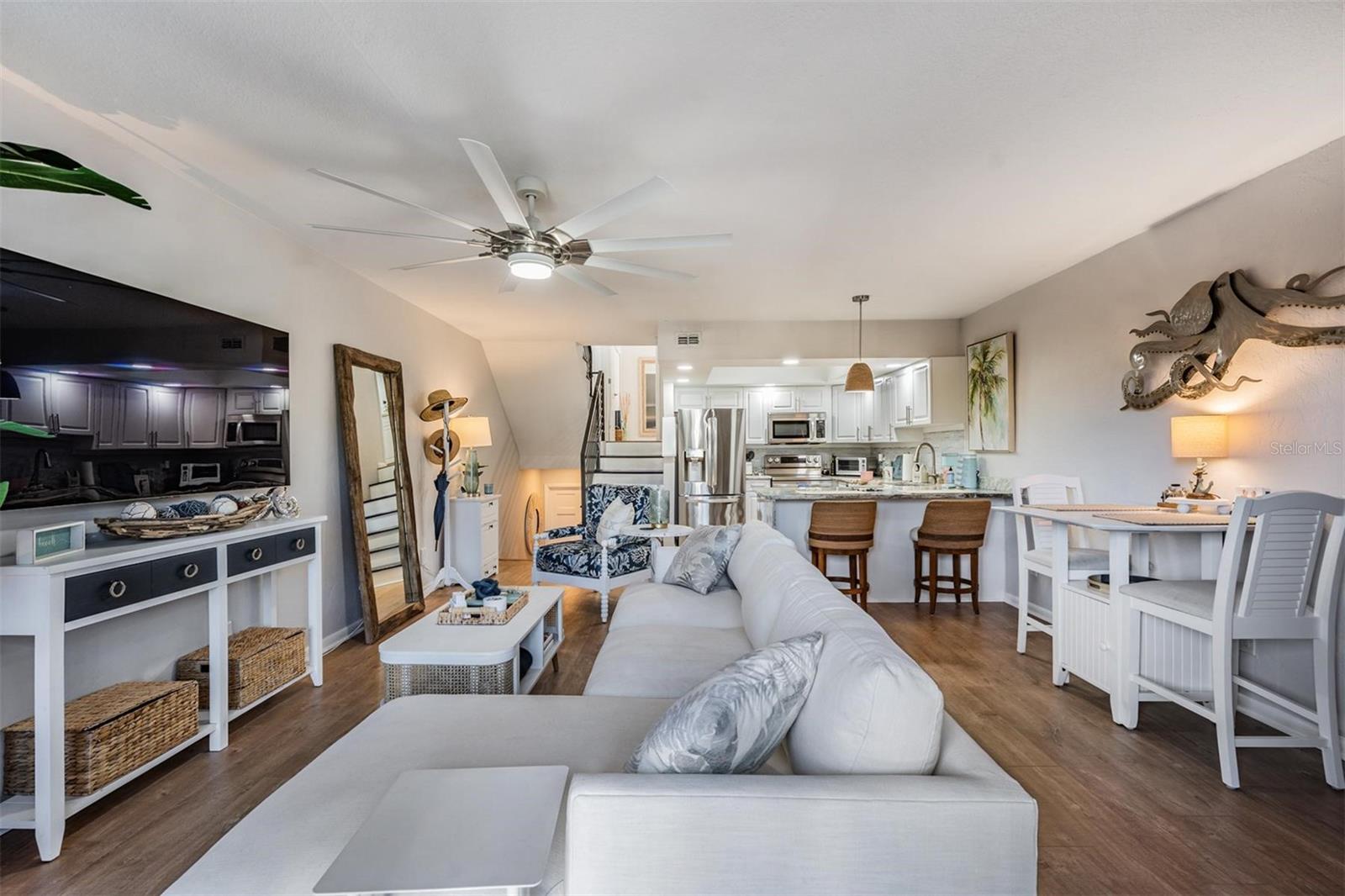 Image 13 of 46 For 200 Meres Boulevard 16