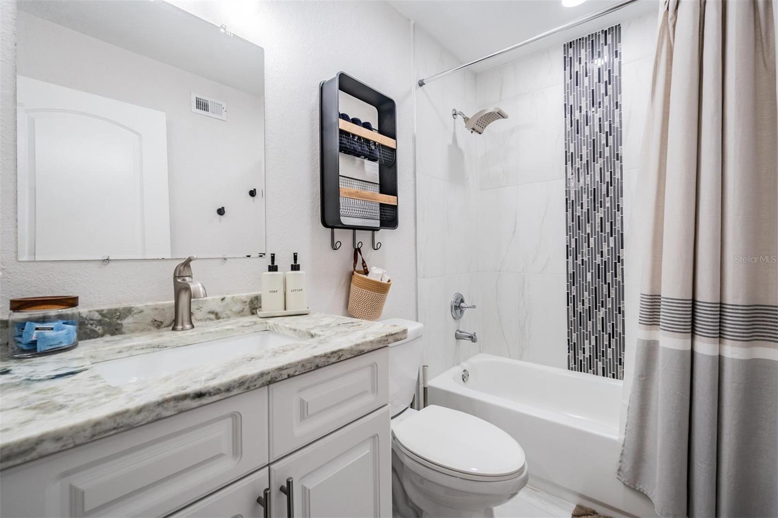 Image 24 of 46 For 200 Meres Boulevard 16