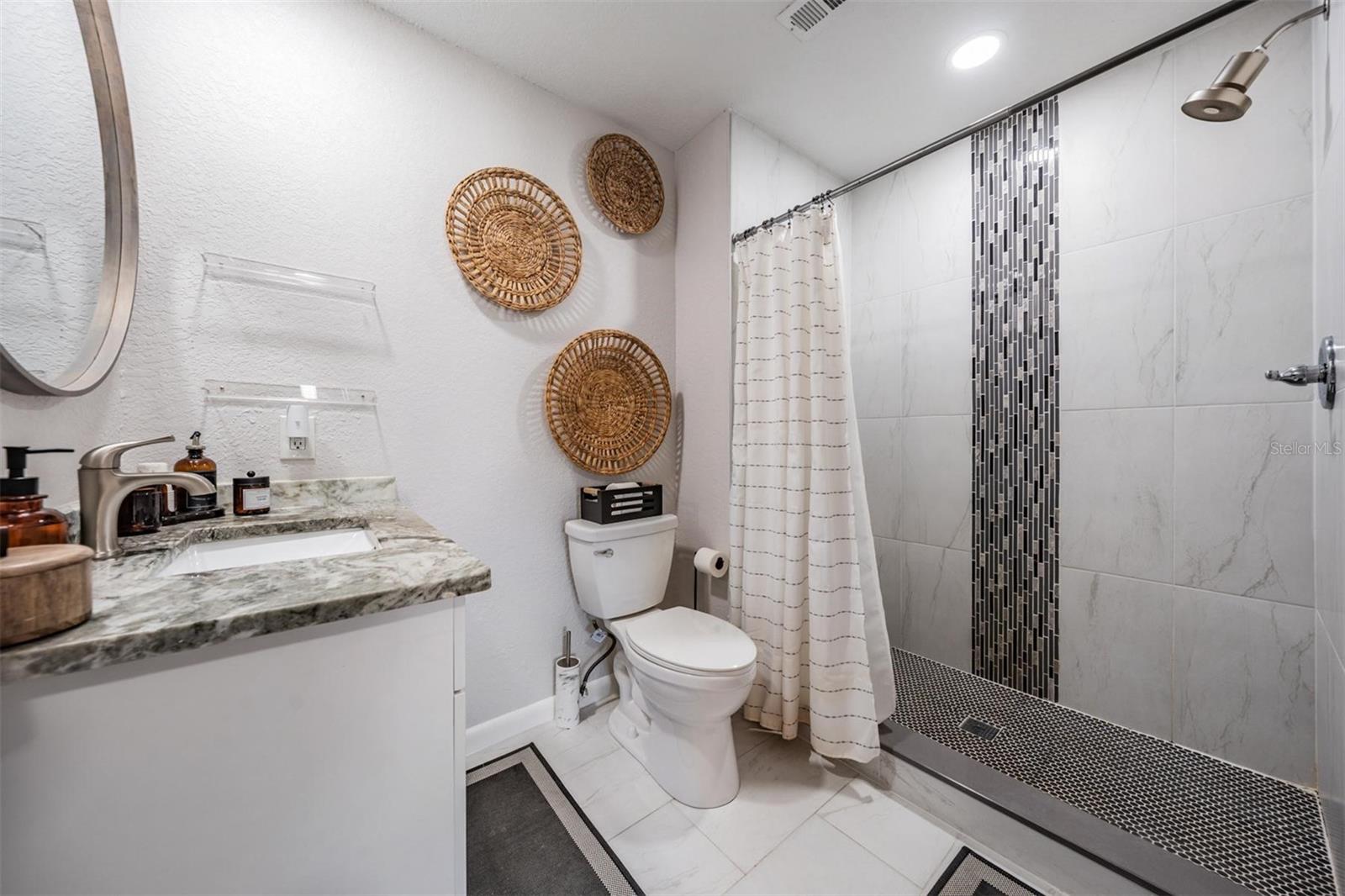 Image 34 of 46 For 200 Meres Boulevard 16