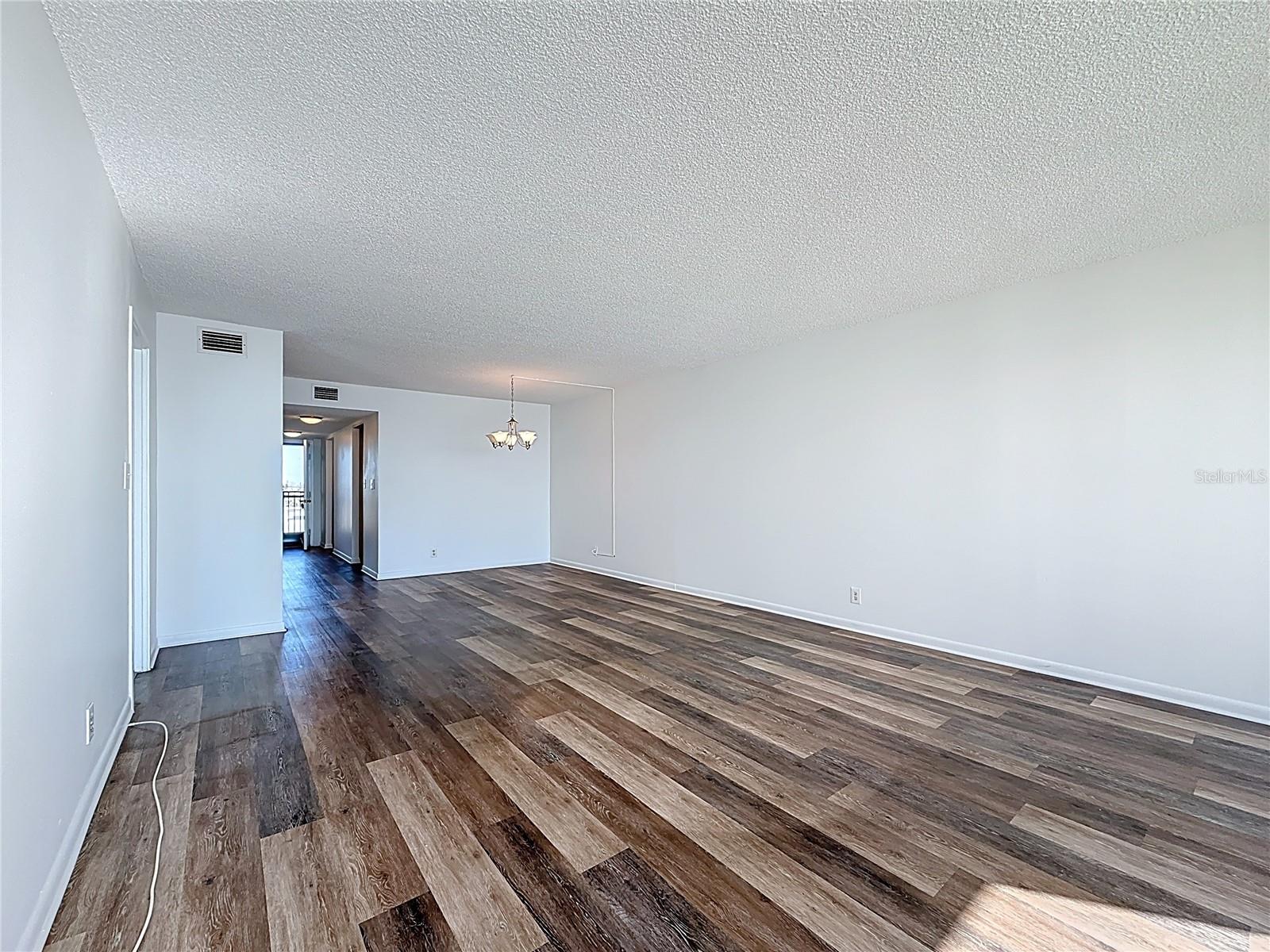 Image 16 of 75 For 7100 Sunset Way 405