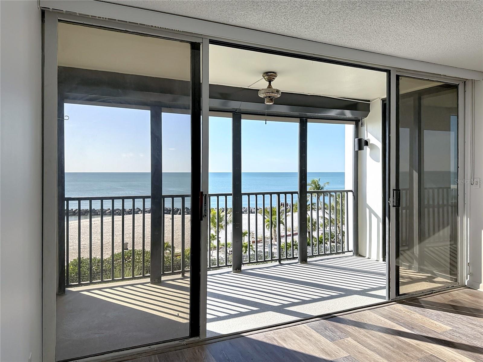 Image 21 of 75 For 7100 Sunset Way 405