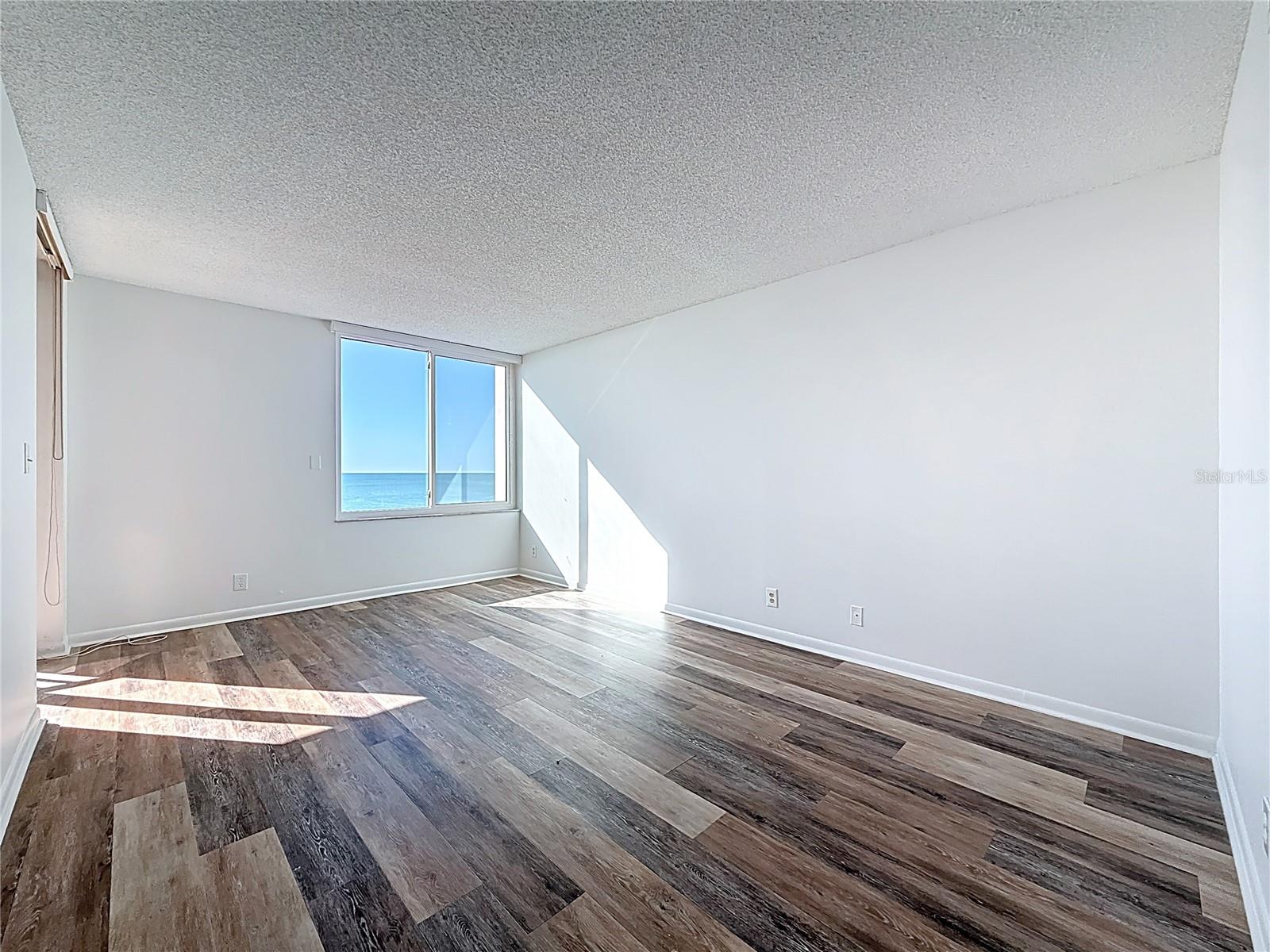 Image 27 of 75 For 7100 Sunset Way 405